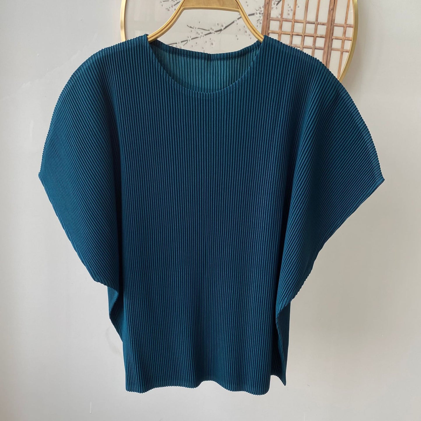 Comfortable Casual Basic Round Neck T-Shirt with Pleated Design, High-End Style by eprolo