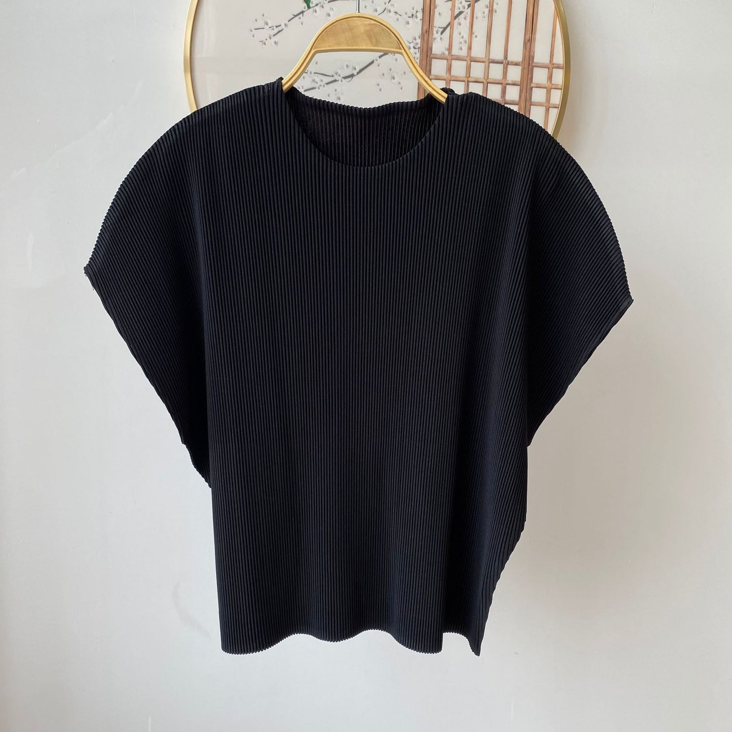 Comfortable Casual Basic Round Neck T-Shirt with Pleated Design, High-End Style by eprolo