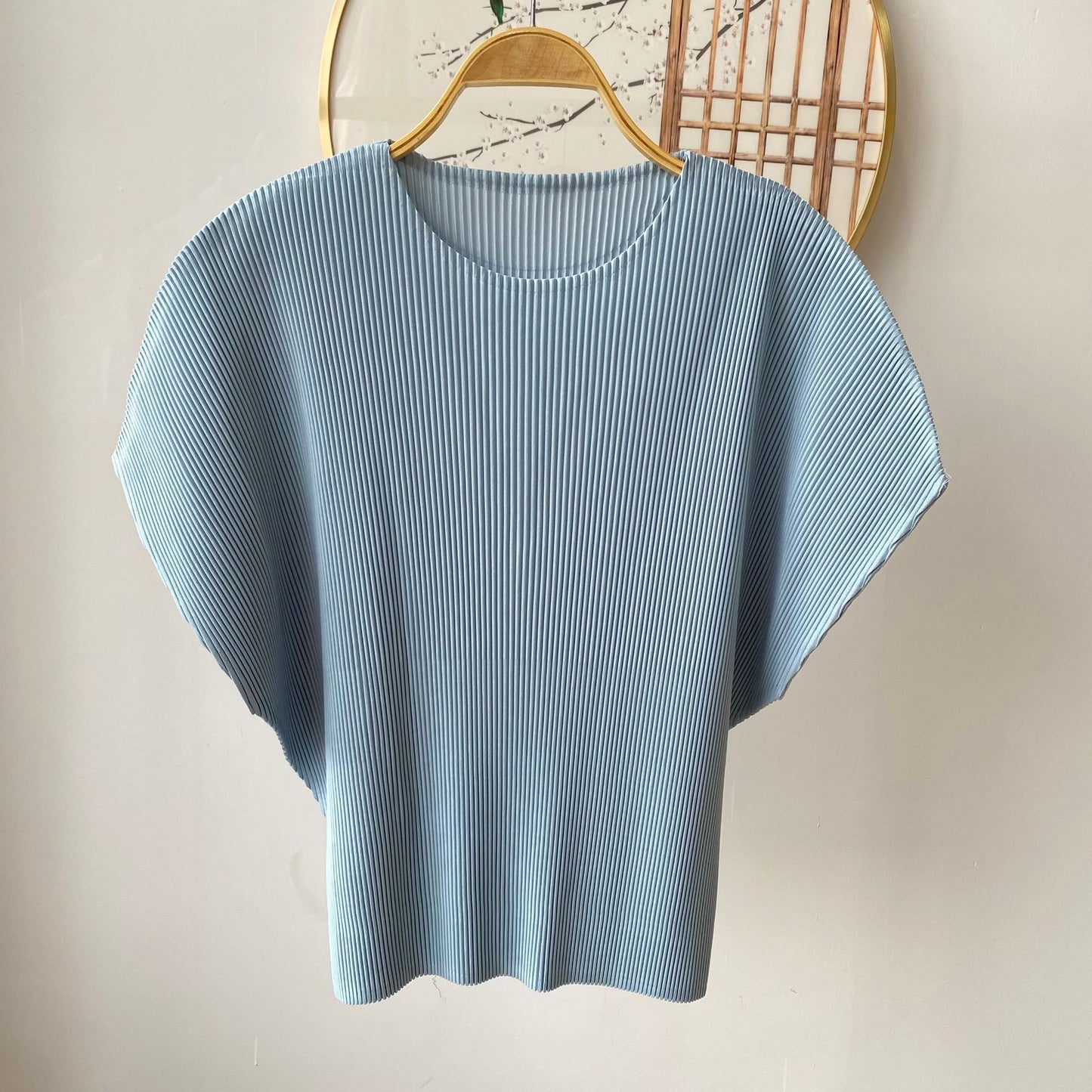 Comfortable Casual Basic Round Neck T-Shirt with Pleated Design, High-End Style by eprolo