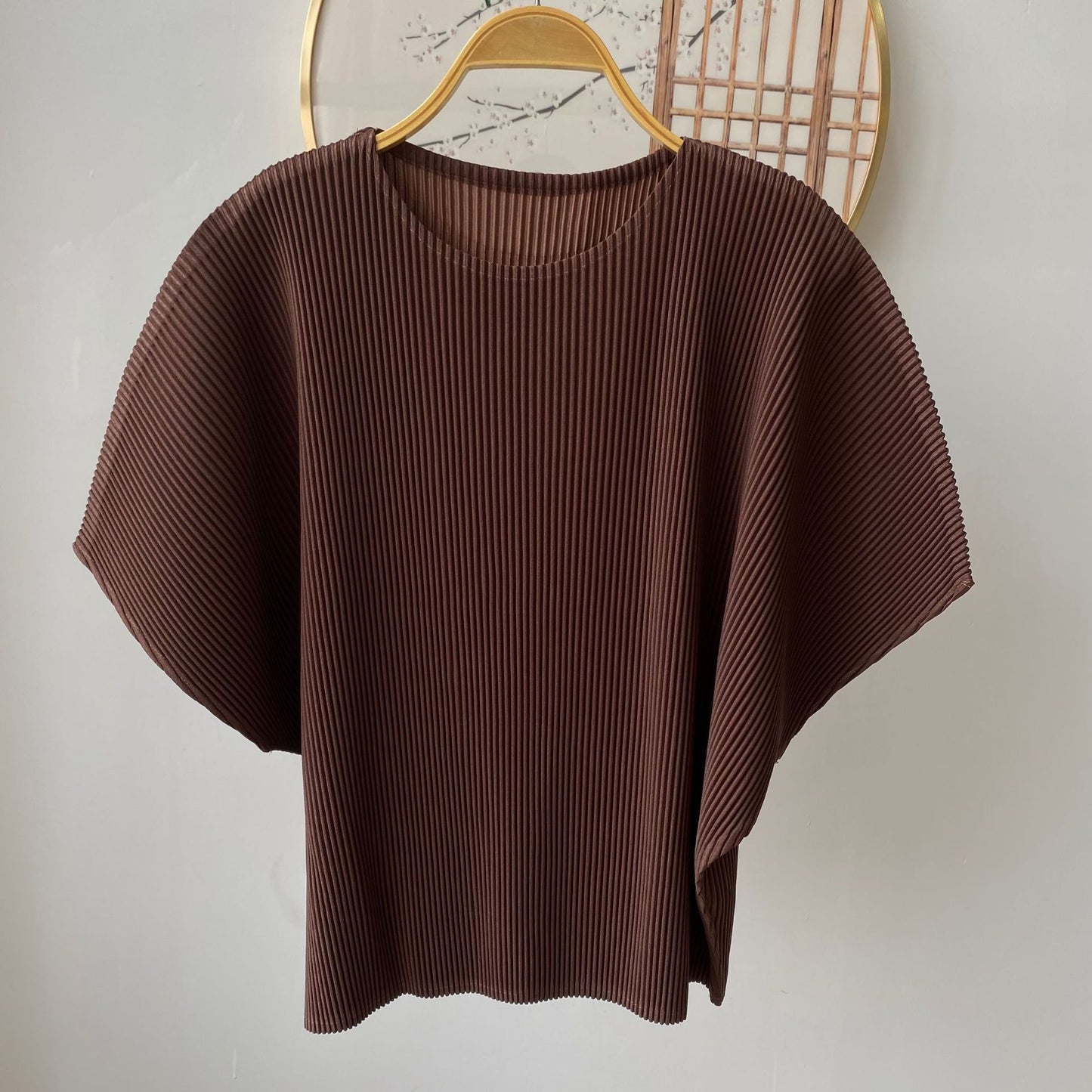 Comfortable Casual Basic Round Neck T-Shirt with Pleated Design, High-End Style by eprolo