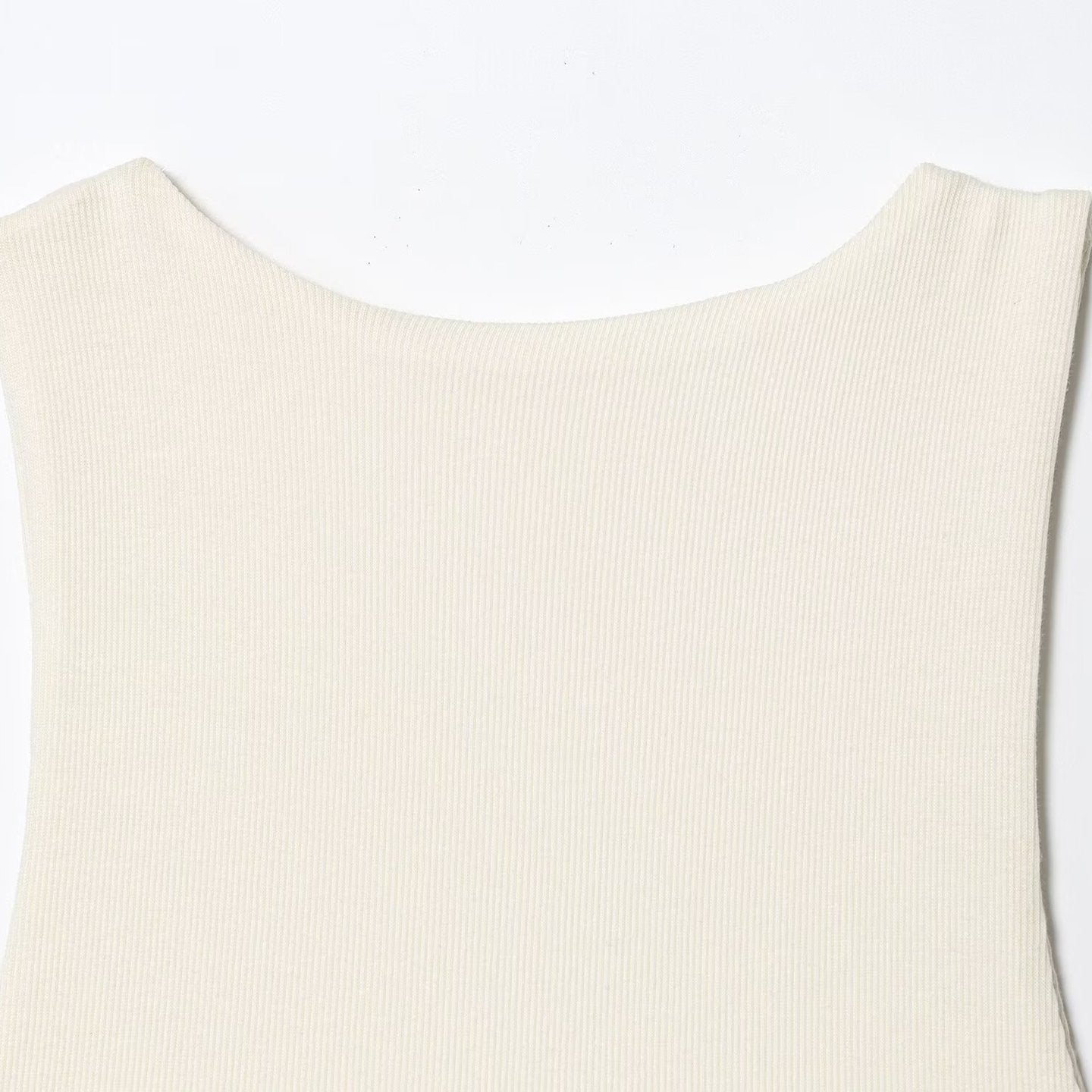 Sleeveless dress with waist belt and diagonal splicing by eprolo